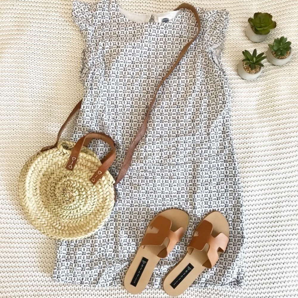 Old Navy flutter sleeve shift dress